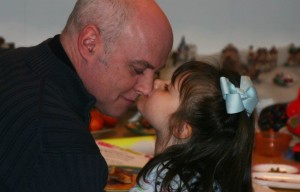Daddy & Daughter  giggles  kisses  hugs (4)
