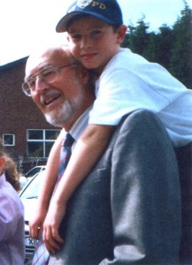 Granddad is loved and missed, loving family, Granddad joins his beloved Grandma, hugs and kisses, grandchildren (27)