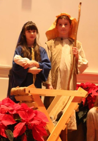Christmas Eve, Mary, Mother of God, Baby Jesus, manger, church, children's choir (10)