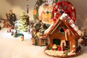 Christmas, gingerbread houses, craft fair, decorations, Christmas tree, Snowy Village (1)