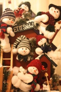 Christmas, gingerbread houses, craft fair, decorations, Christmas tree, Snowy Village (10)